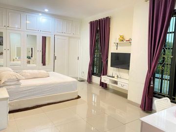 For Sale Beautiful 4BR Townhouse at Lebak Bulus