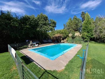 VENDO HERMOSA CASA 5 DORMITORIOS, CLUB DE TENIS, TALAGANTE