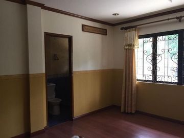 House and lot for sale in Forest Hills Banawa Cebu City Philippines.
