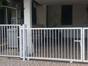 Rumah siap huni dalam cluster di Ciputat