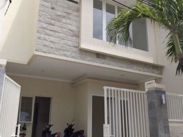 Rumah istimewa di manyar Tirtoasri surabaya timur