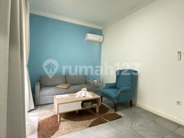 Rumah dalam Komplek Selangkah ke MRT Lebak Bulus, Jakarta Selatan