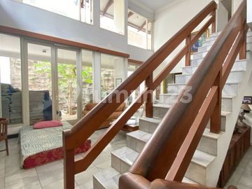 Rumah dalam Komplek Selangkah ke MRT Lebak Bulus, Jakarta Selatan