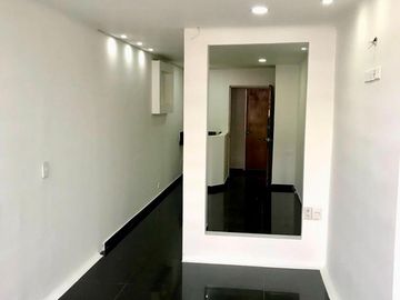 Arriendo/vendo Hermosa Oficina 408 Frente A Unicentro, Bogotá