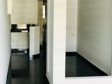Arriendo/vendo Hermosa Oficina 408 Frente A Unicentro, Bogotá