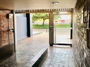 Arriendo/vendo Hermosa Oficina 408 Frente A Unicentro, Bogotá