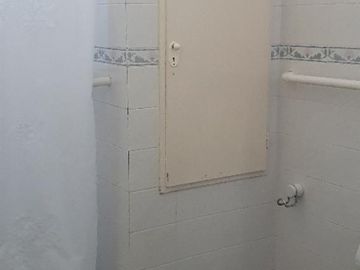 VENTA CASA EN LOTE PROPIO, 4 AMBIENTES, V. BALLESTER