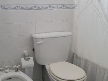 VENTA CASA EN LOTE PROPIO, 4 AMBIENTES, V. BALLESTER