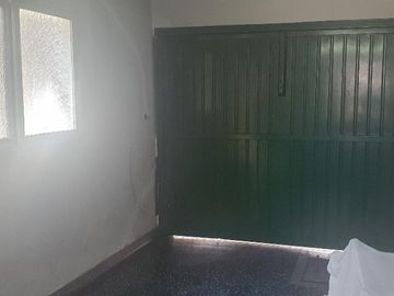 VENTA CASA EN LOTE PROPIO, 4 AMBIENTES, V. BALLESTER