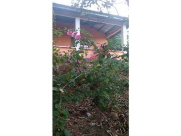 VENDO CASA DE CAMPO Y 900M2 EN EL NANCITO