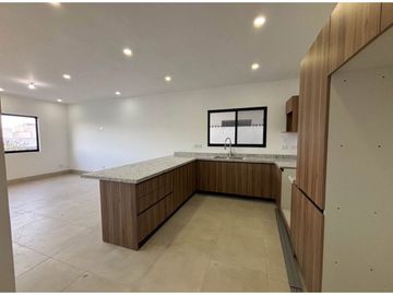 Casa en Venta con sótano en Cumbres Elite Premier Garcia