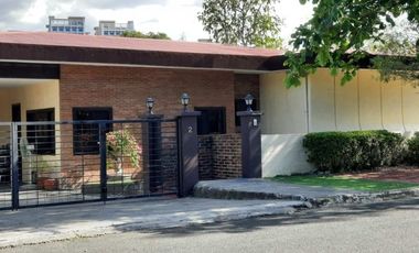 BARGAIN PRICE-Well Maintained Bungalow House for Sale in Alabang Hills- with pool