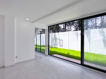 Casa en venta en Hacienda San Antonio Metepec con habitación en planta baja