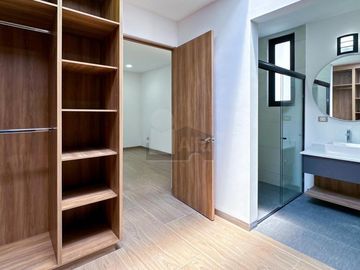 Casa en venta en Hacienda San Antonio Metepec con habitación en planta baja