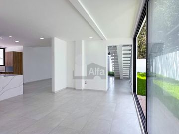 Casa en venta en Hacienda San Antonio Metepec con habitación en planta baja