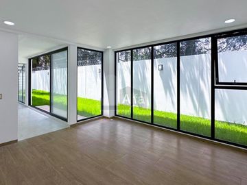 Casa en venta en Hacienda San Antonio Metepec con habitación en planta baja