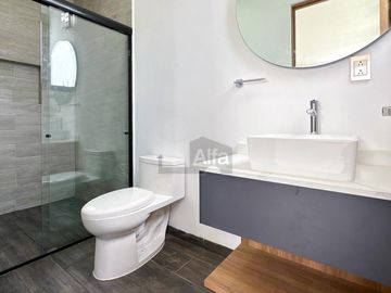 Casa en venta en Hacienda San Antonio Metepec con habitación en planta baja