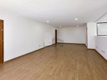 Casa en venta en Hacienda San Antonio Metepec con habitación en planta baja