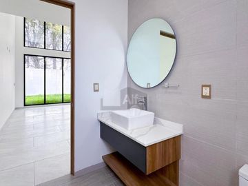 Casa en venta en Hacienda San Antonio Metepec con habitación en planta baja