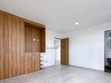 Casa en venta en Hacienda San Antonio Metepec con habitación en planta baja