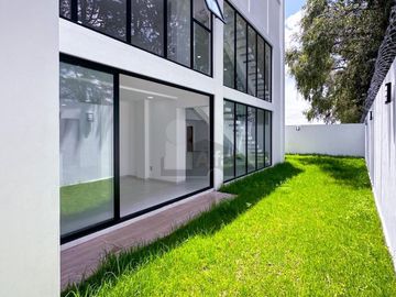 Casa en venta en Hacienda San Antonio Metepec con habitación en planta baja