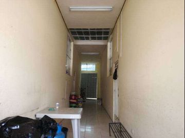 Casa con locales comerciales de venta en Otavalo