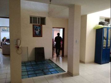 Casa con locales comerciales de venta en Otavalo