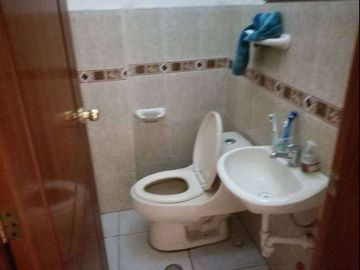 Casa con locales comerciales de venta en Otavalo