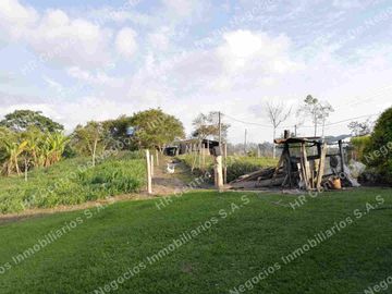 OPORTUNIDAD - VENDO FINCA GANADERA - MESA DE LOS SANTOS