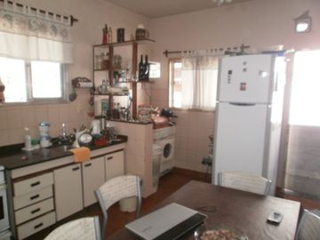 Casa PH en venta en Bernal Oeste