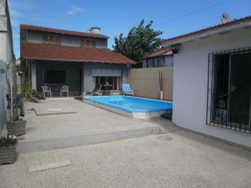 Casa PH en venta en Bernal Oeste