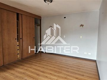Casa en venta de 4 dorm. en Los Angeles