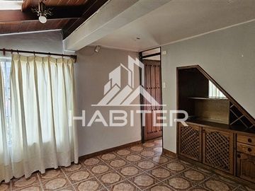 Casa en venta de 4 dorm. en Los Angeles