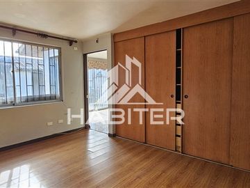Casa en venta de 4 dorm. en Los Angeles