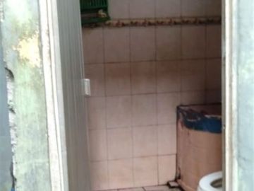 Rumah Second 2 Lnt, LT 143 m&sup2;, Rp 450 Juta, di Tapos, Depok.