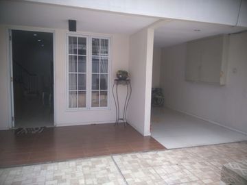 DIJUAL RUMAH KOS WHITE HOUSE ( Fully Furnished) DI JL.H MANDOR CILANDAK JAKARTA SELATAN