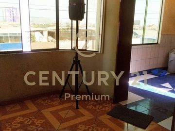 Alquilo Oficinas en Av. Los Platinos Los Olivos  Cerca a NIssan 220 m2 4to piso