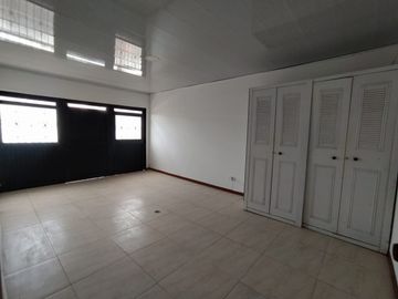 casa en venta en santa monica. Cod V16760