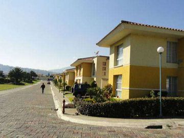 Venta de casa en Otavalo en Conjunto Privado