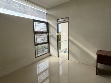 Disewa Rumah 2 Lantai Siap Huni Strategis Di Bandung City View 2