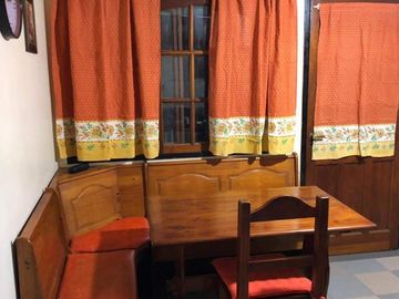 VENTA - EXCELENTE CASA - CASTELAR NORTE -