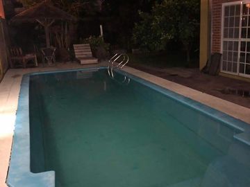 VENTA - EXCELENTE CASA - CASTELAR NORTE -