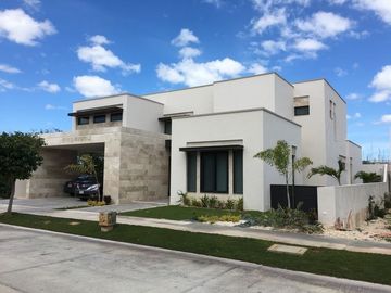 Casa en Yucatan Country Club