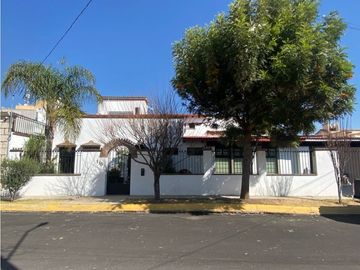 Casa Resdiencial estilo mexicano contemporáneo 6.Sec san javuer Pachuc