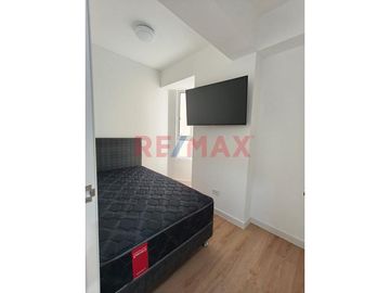 Venta De Moderno Departamento Frente A Parque En Lince Límite Con San Isidro