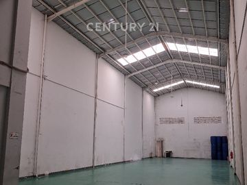 Gudang Siap Pakai 3 Lt Comercial Park Delta Silocon