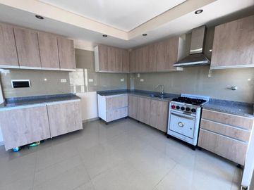VENTA PH TRES AMBIENTES CON COCHERA EN FLORIDA VICENTE LOPEZ