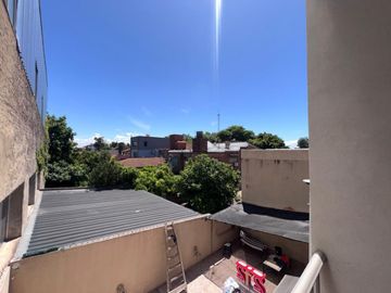 VENTA PH TRES AMBIENTES CON COCHERA EN FLORIDA VICENTE LOPEZ