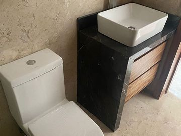 Hermosa Residencia de Autor en Lomas del Campanario, 5 Recamaras, 5 Baños, LUJO!