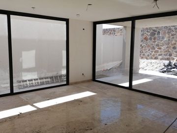 Hermosa Residencia de Autor en Lomas del Campanario, 5 Recamaras, 5 Baños, LUJO!